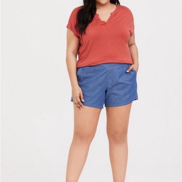 Torrid Blue Chambray Pull-On Short Medium Wash Size 1X - Picture 2 of 10